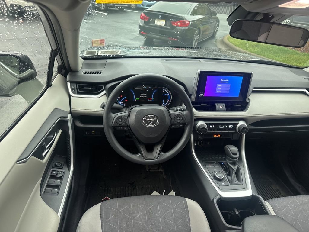 Used 2025 Toyota RAV4 XLE image 2