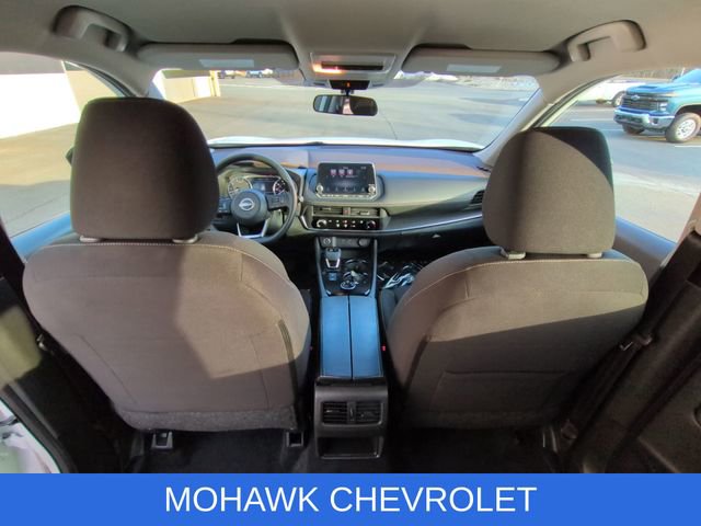 Used 2023 Nissan Rogue S image 20