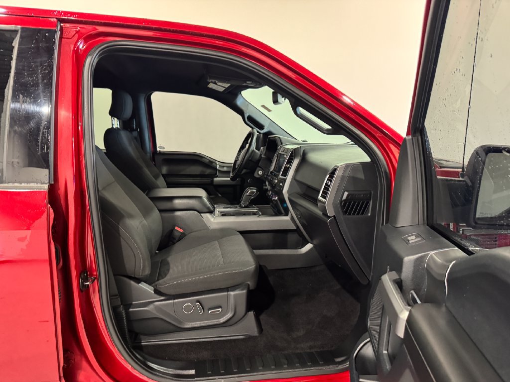 Used 2017 Ford F150 XLT w/ Equipment Group 302A Luxury AWD/4WD image 22