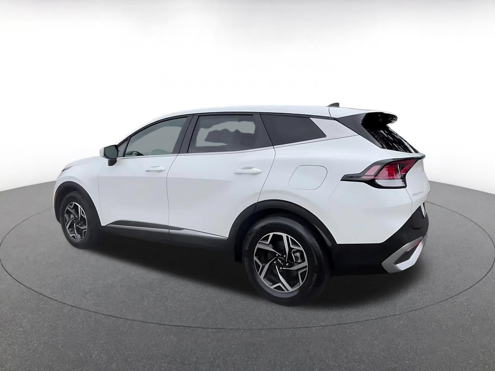 Used 2025 Kia Sportage LX FWD image 10
