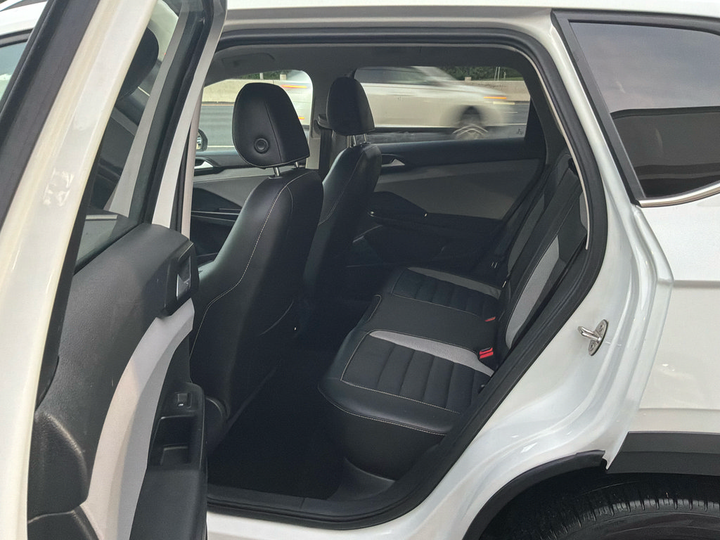 Used 2023 Volkswagen Taos SEL AWD/4WD image 15