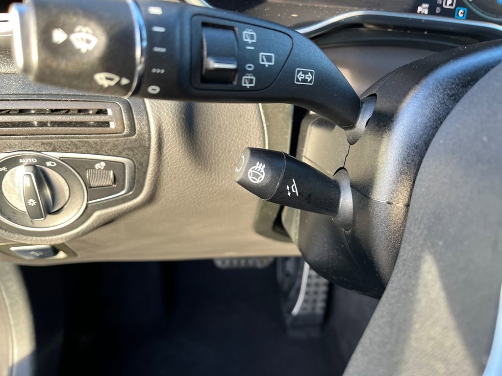 Certified 2022 Mercedes-Benz GLC 300 4MATIC w/ AMG Line image 21