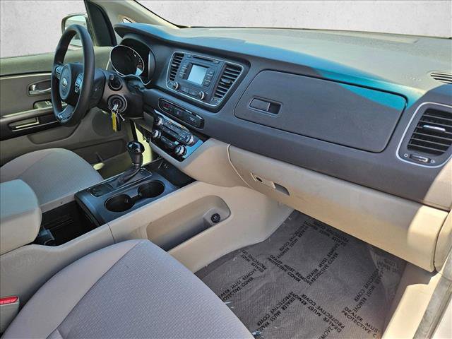 Used 2016 Kia Sedona L FWD image 17