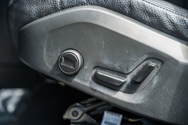 Used 2021 Volvo XC60 T5 Momentum w/ Advanced Package AWD/4WD image 34