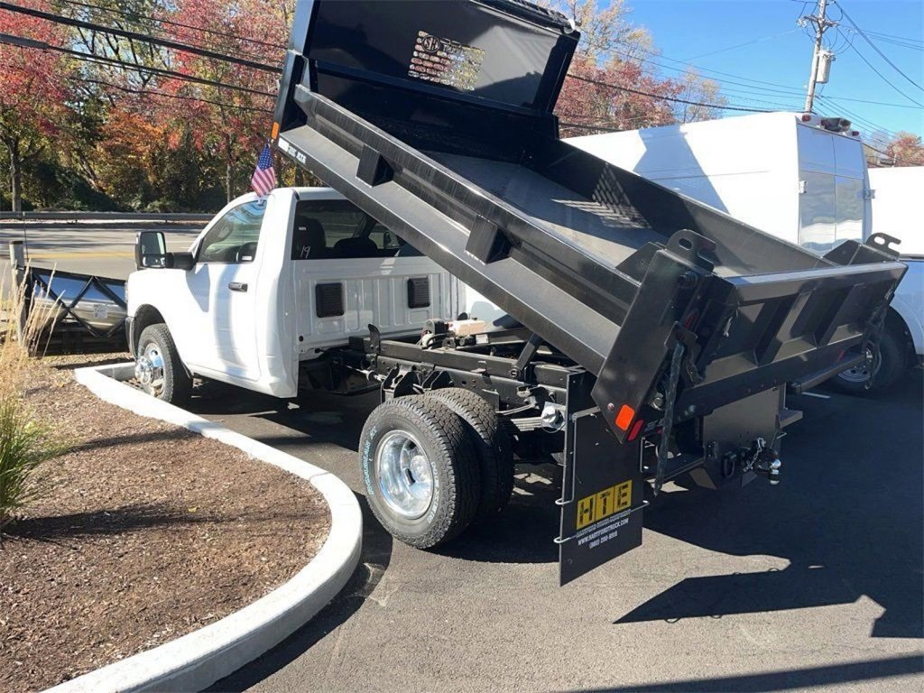 New 2024 RAM 3500 Tradesman image 31