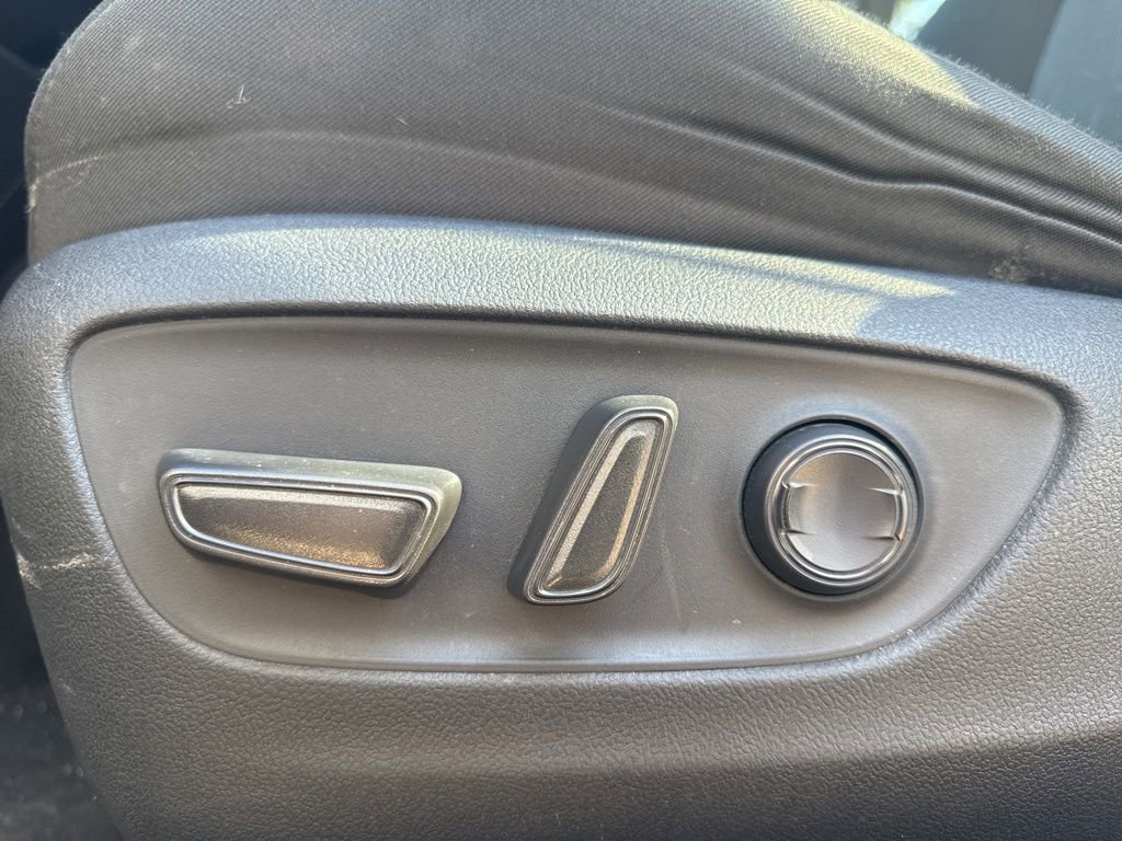 Used 2023 Toyota RAV4 AWD Hybrid image 9