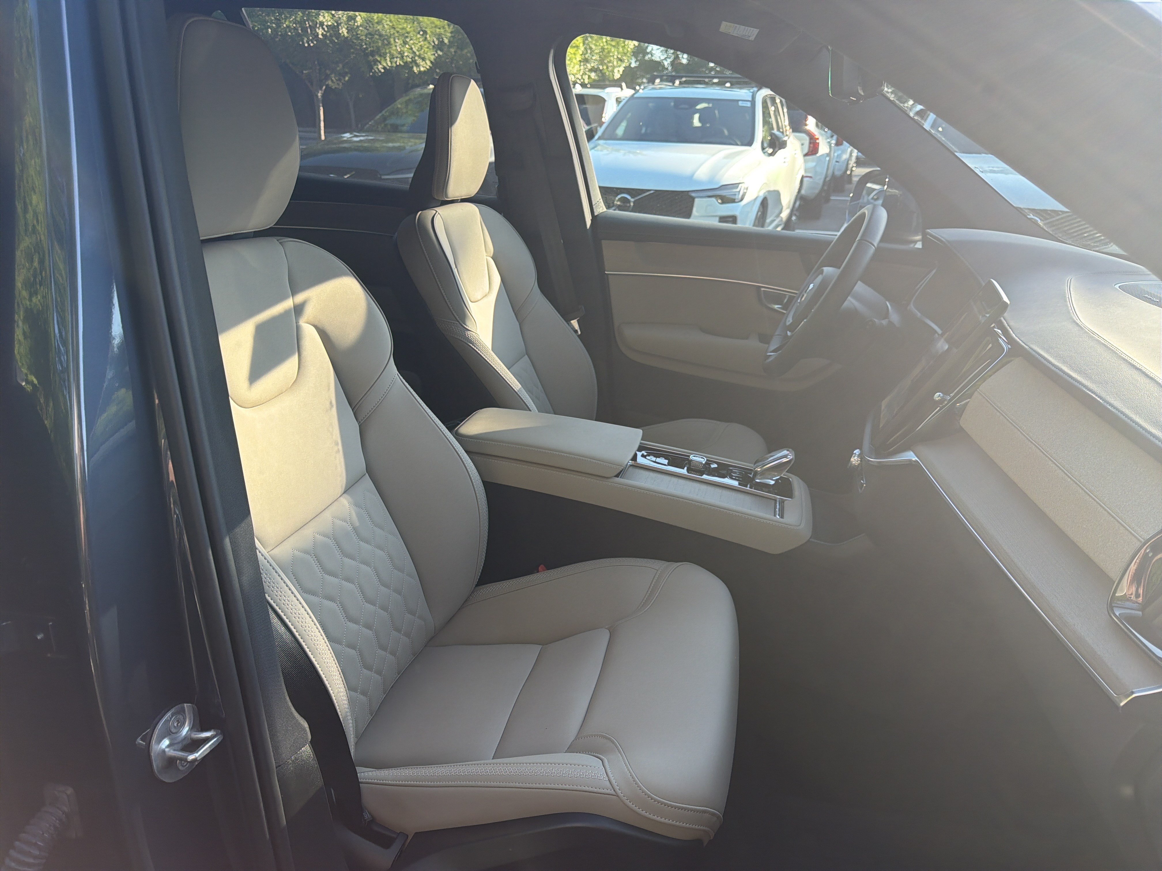 Certified 2026 Volvo XC90 B6 Plus w/ Protection Package Premier AWD/4WD image 35