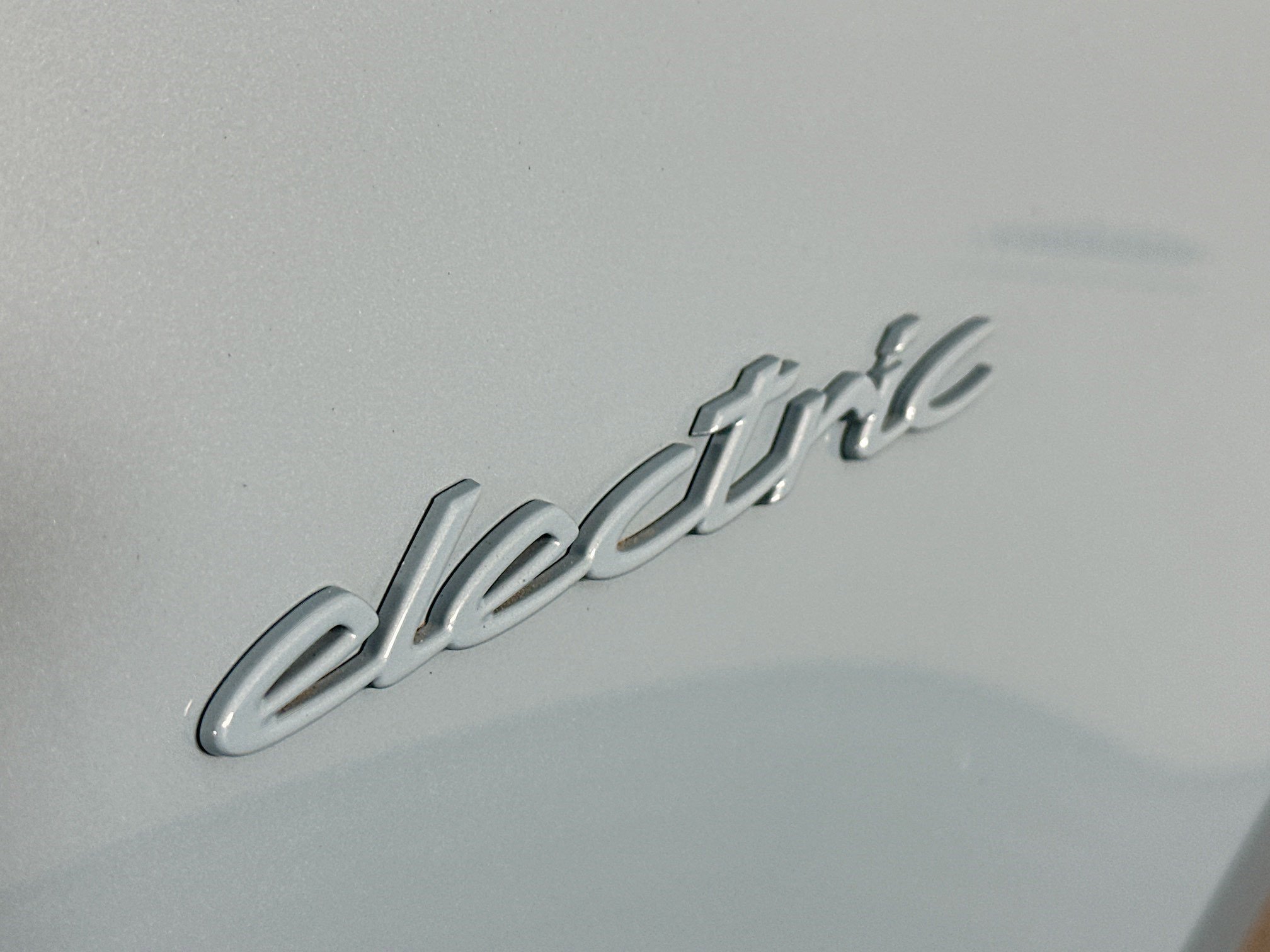 Used 2024 Porsche Macan 4 Electric w/ Premium Package AWD/4WD image 31