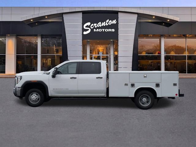 Used 2024 GMC Sierra 3500 Pro w/ Convenience Package image 2