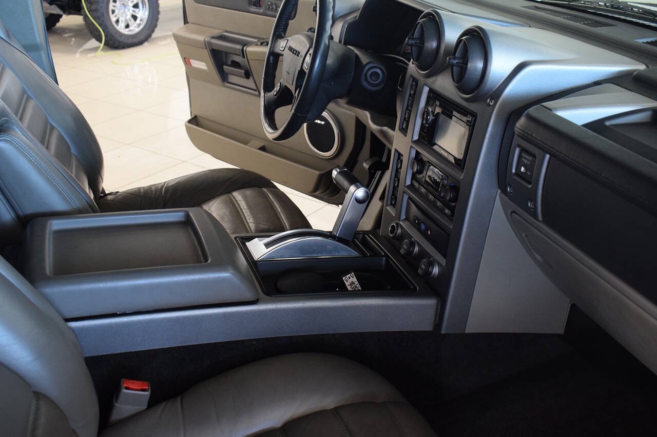 Used 2003 HUMMER H2 w/ Preferred Equipment Group AWD/4WD image 30