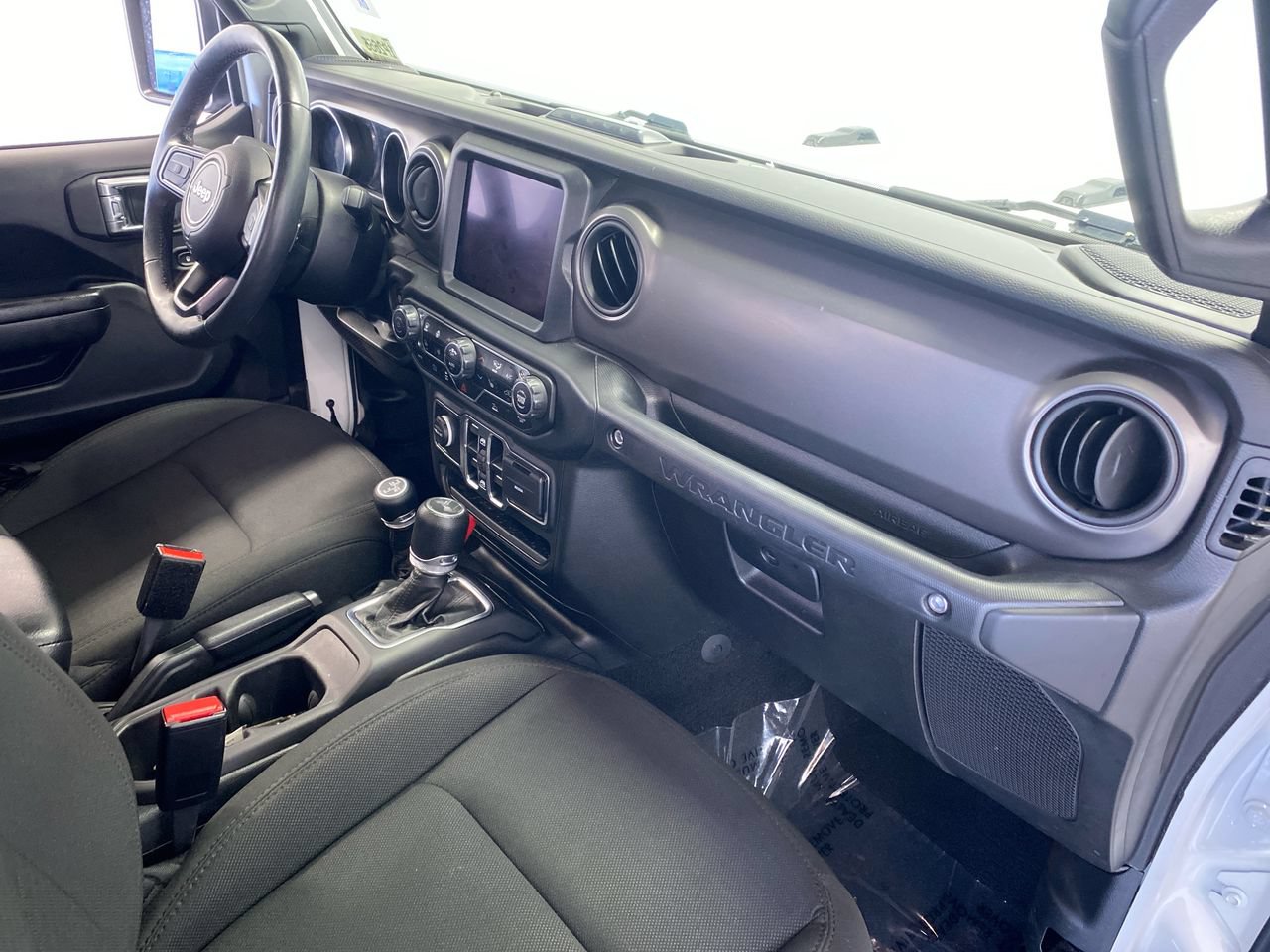 Used 2023 Jeep Wrangler Unlimited w/ Cold Weather Group AWD/4WD image 29