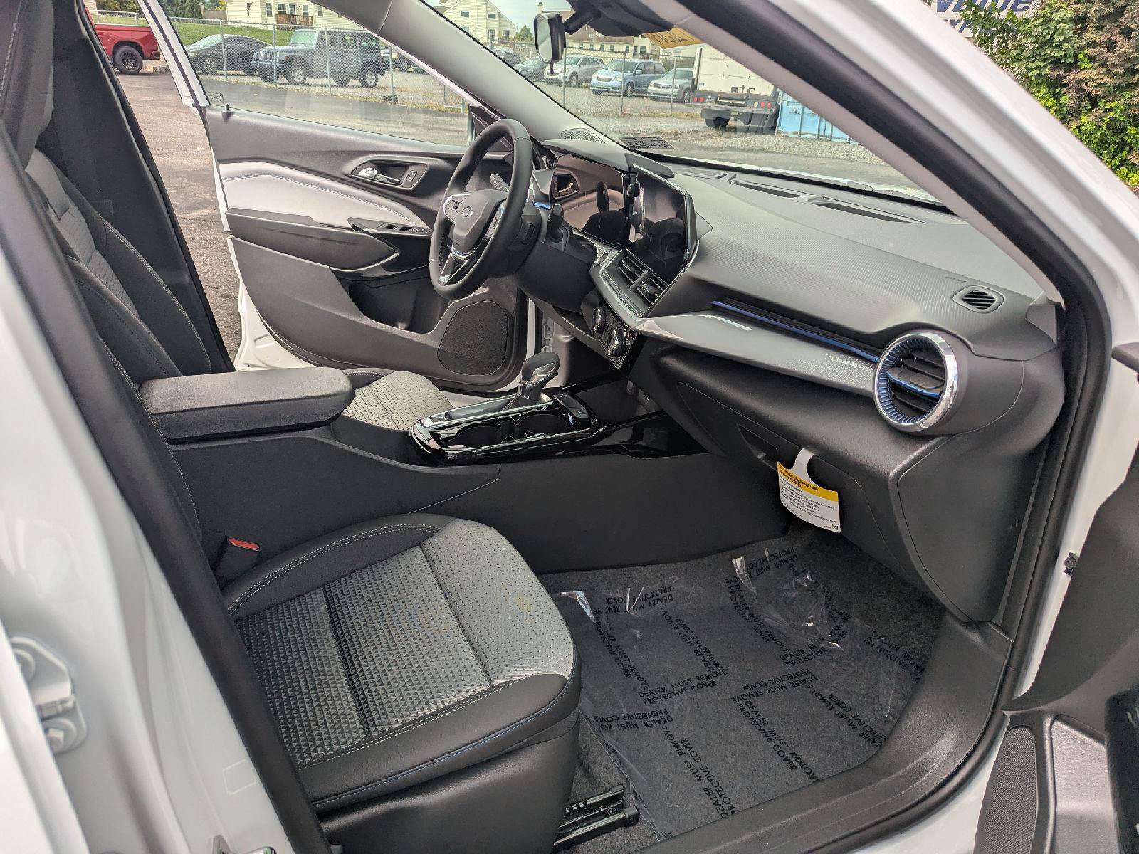 New 2026 Chevrolet Trax LT w/ Driver Confidence Package FWD image 50