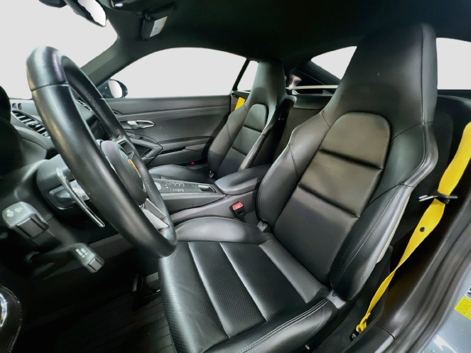 Certified 2025 Porsche 718 Cayman S RWD image 5