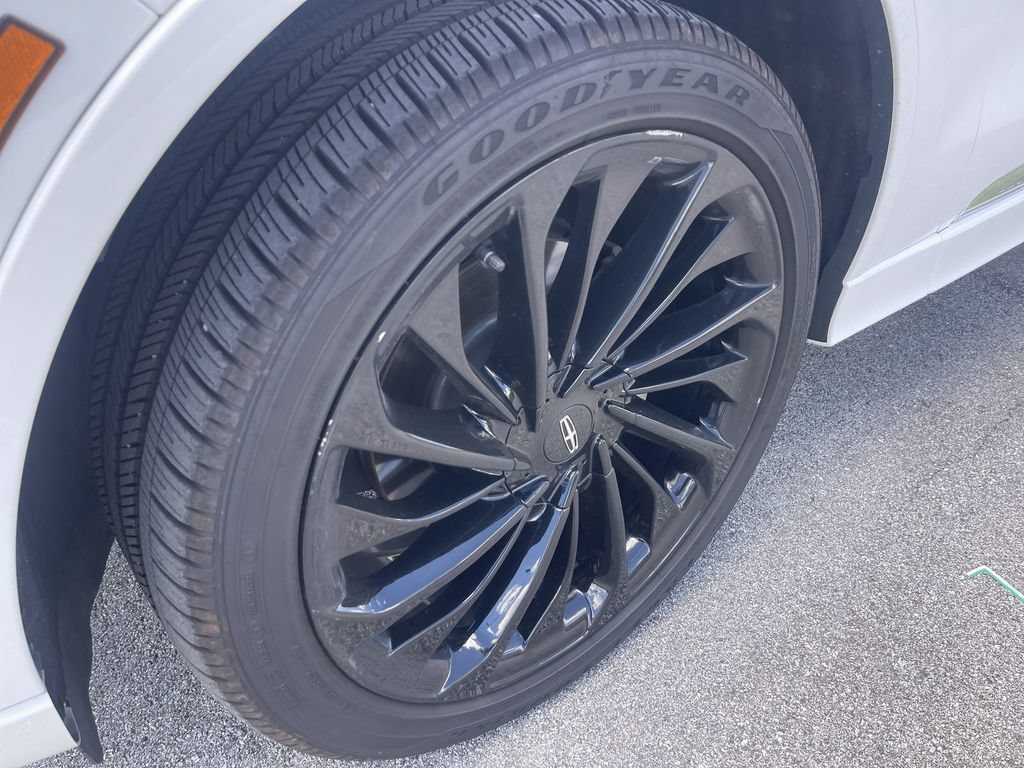 Used 2022 Lincoln Aviator Reserve w/ Equipment Group 201A AWD/4WD image 11