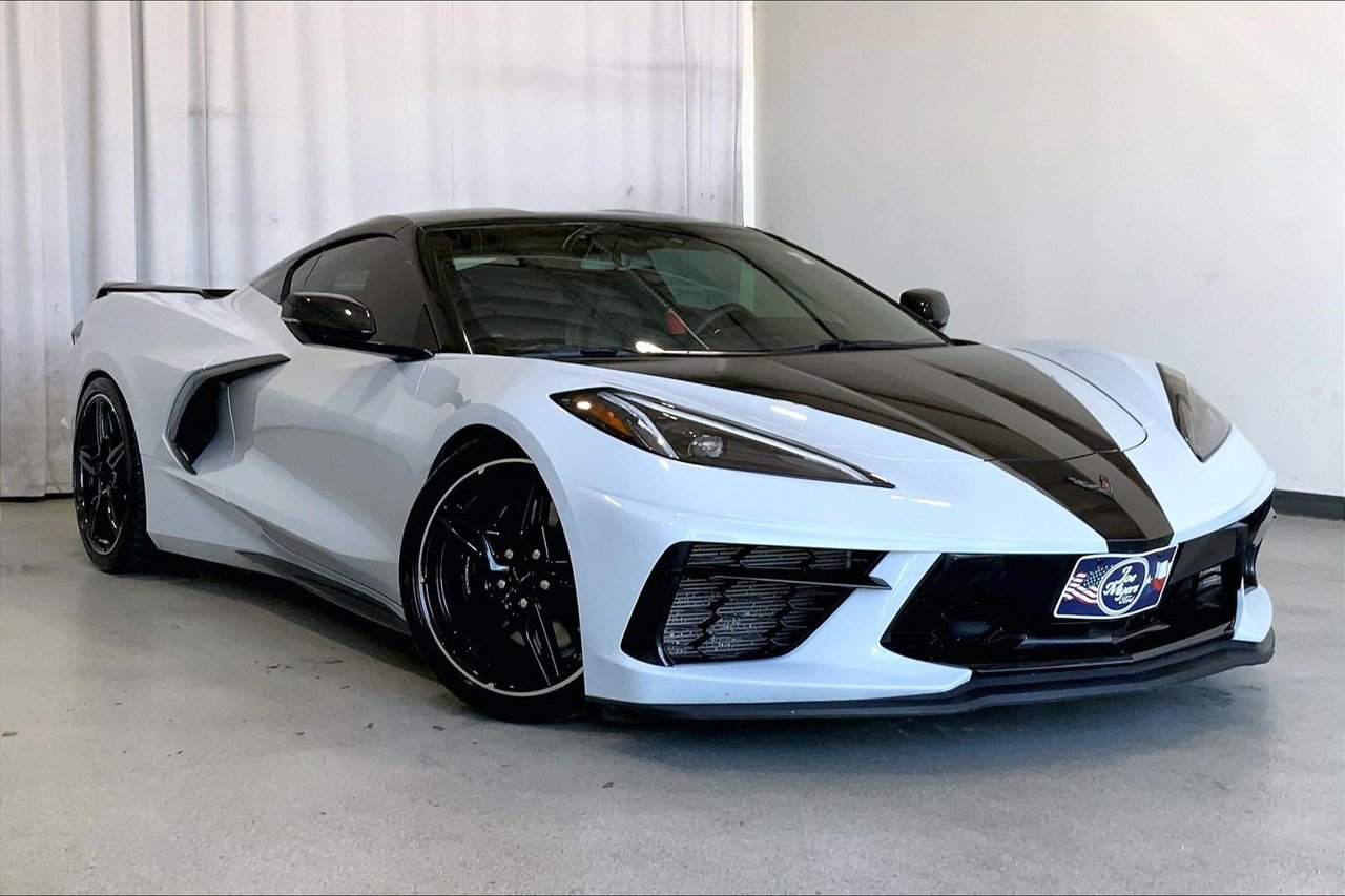 Used 2023 Chevrolet Corvette Stingray Coupe w/ Z51 Performance Package RWD image 31