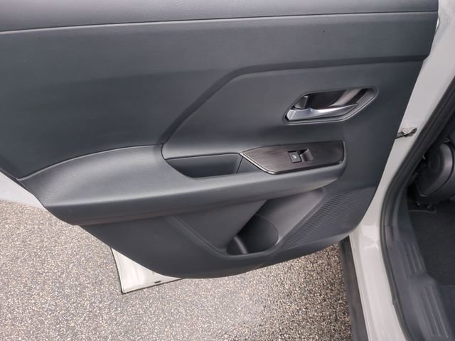 Used 2025 Nissan Kicks SV image 24