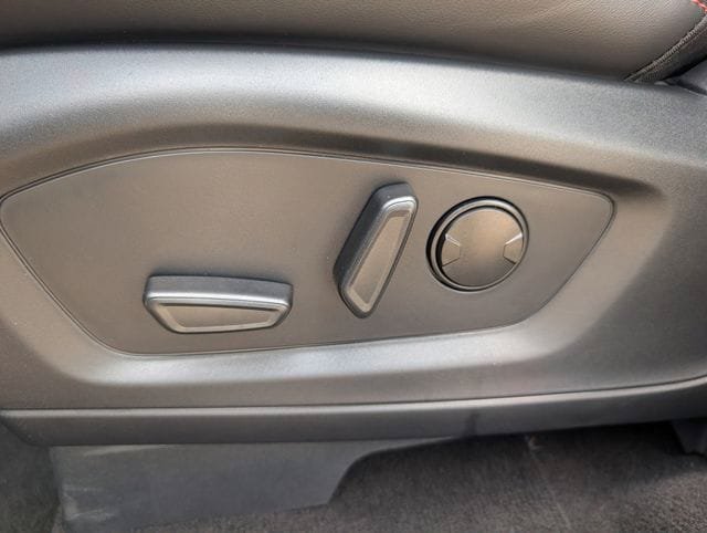 Used 2025 Ford Explorer ST AWD/4WD image 24