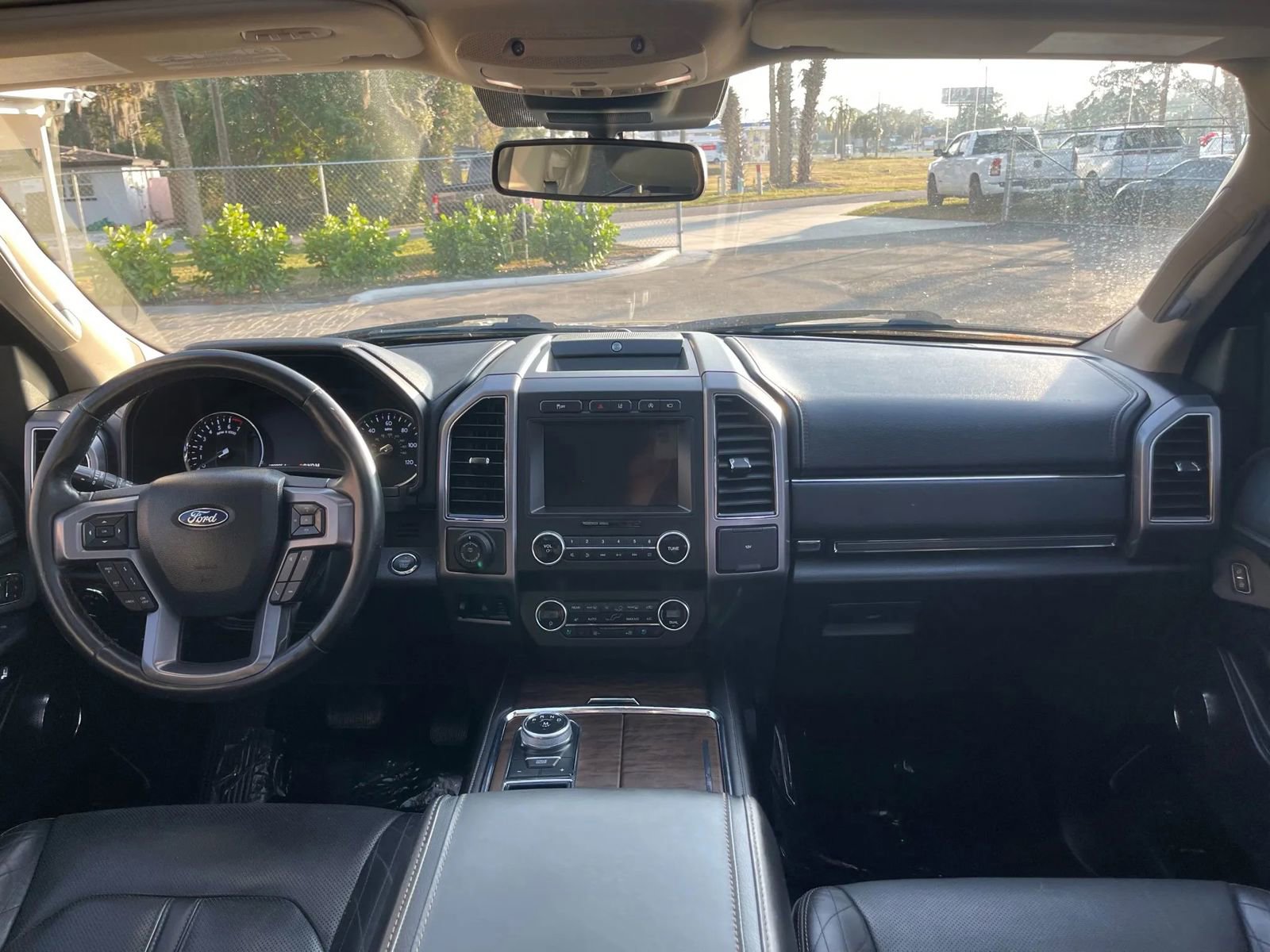 Used 2019 Ford Expedition Platinum image 16