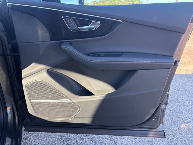 Used 2025 Audi Q7 2.0T Premium Plus w/ Premium Plus Package image 9