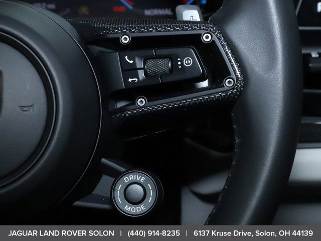 Used 2025 Porsche Cayenne GTS AWD/4WD image 25