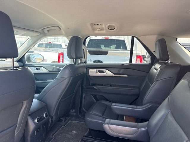 Used 2025 Ford Explorer Active w/ Active Comfort Package RWD image 8