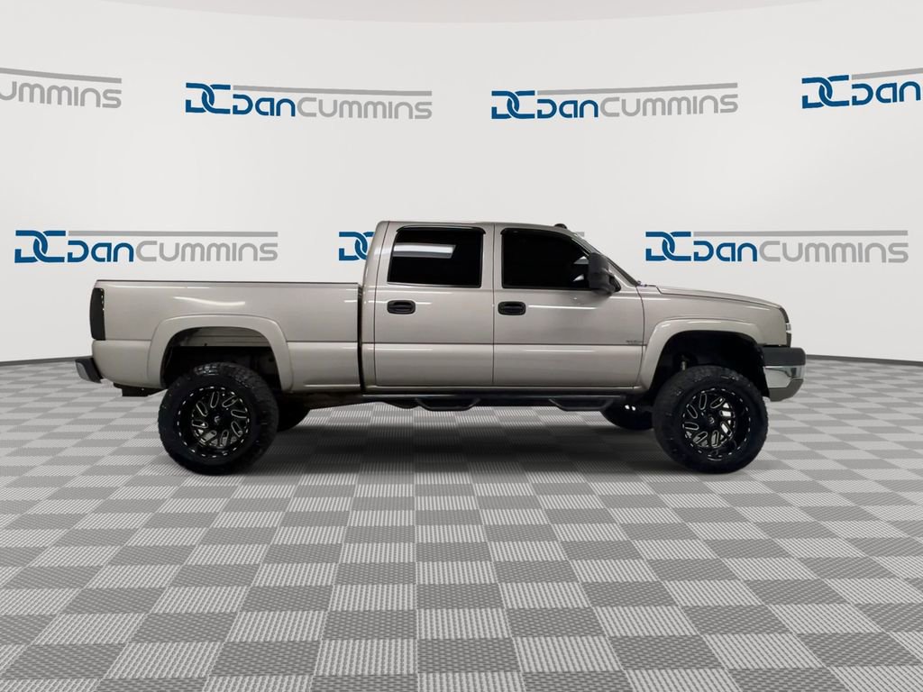Used 2004 Chevrolet Silverado 2500 LT w/ Heavy-Duty Power Package AWD/4WD image 9