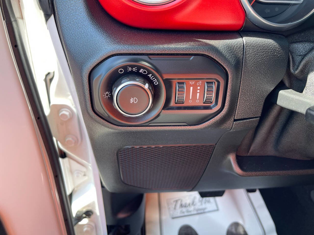 Used 2018 Jeep Wrangler Unlimited Rubicon w/ Steel Bumper Group image 12