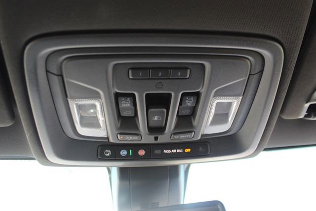 Used 2022 Chevrolet Silverado 1500 High Country w/ Safety Package II AWD/4WD image 29