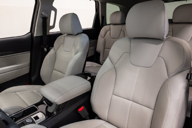 Used 2025 Kia Telluride EX w/ EX Captain's Chair Package FWD image 11
