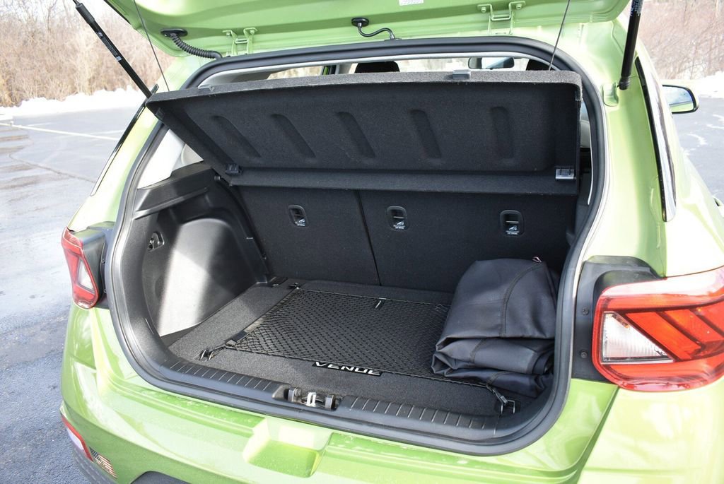 Used 2024 Hyundai Venue SEL image 34