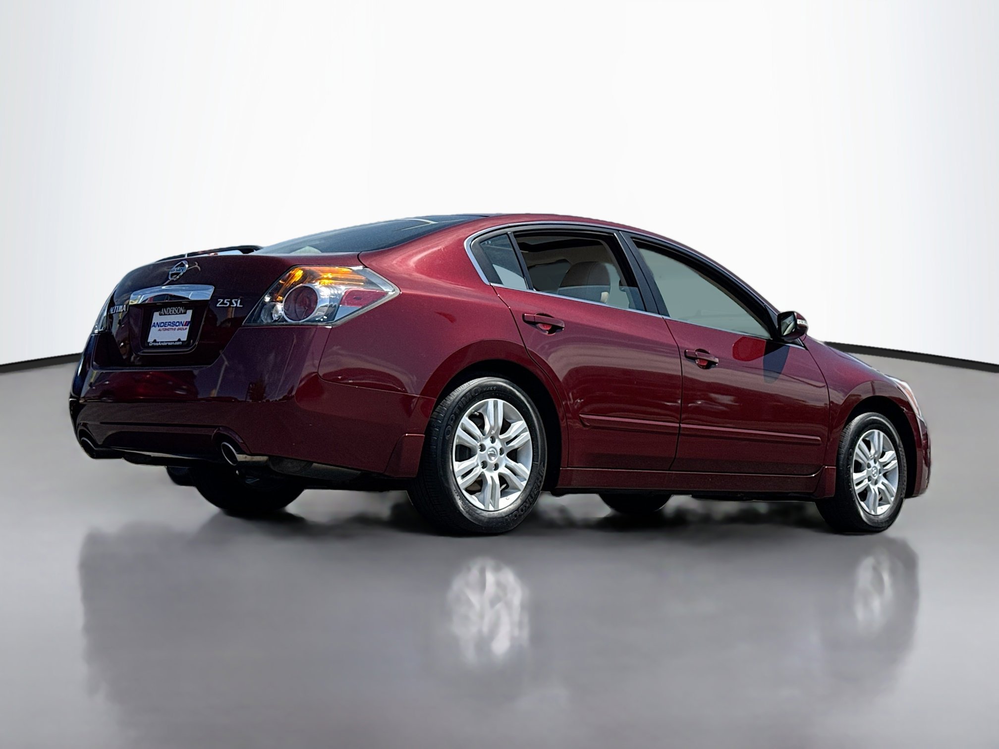 Used 2012 Nissan Altima 2.5 SL w/ 2.5SL Pkg FWD image 2