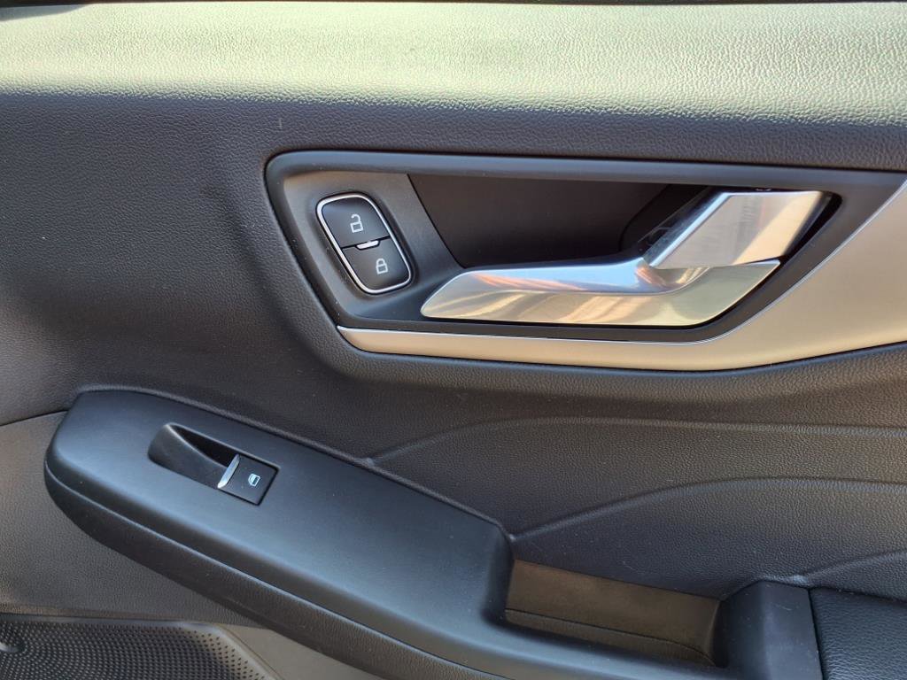 Certified 2022 Ford Escape SEL image 9