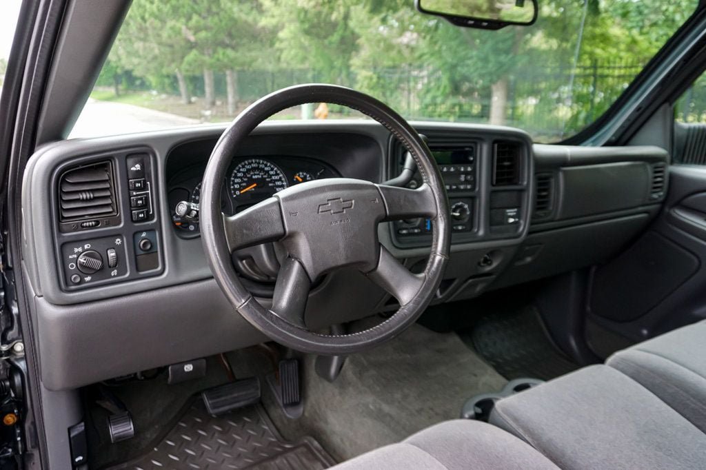 Used 2004 Chevrolet Silverado 2500 LS AWD/4WD image 41