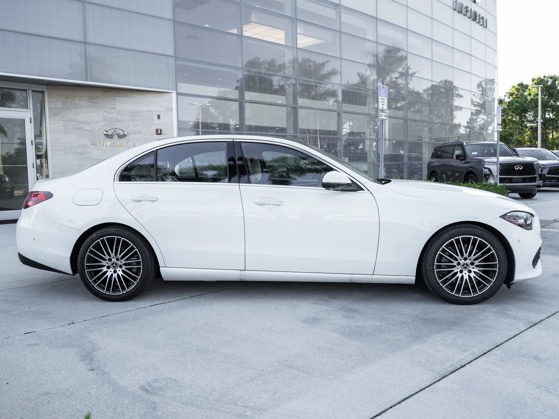 Used 2024 Mercedes-Benz C 300 4MATIC Sedan image 10