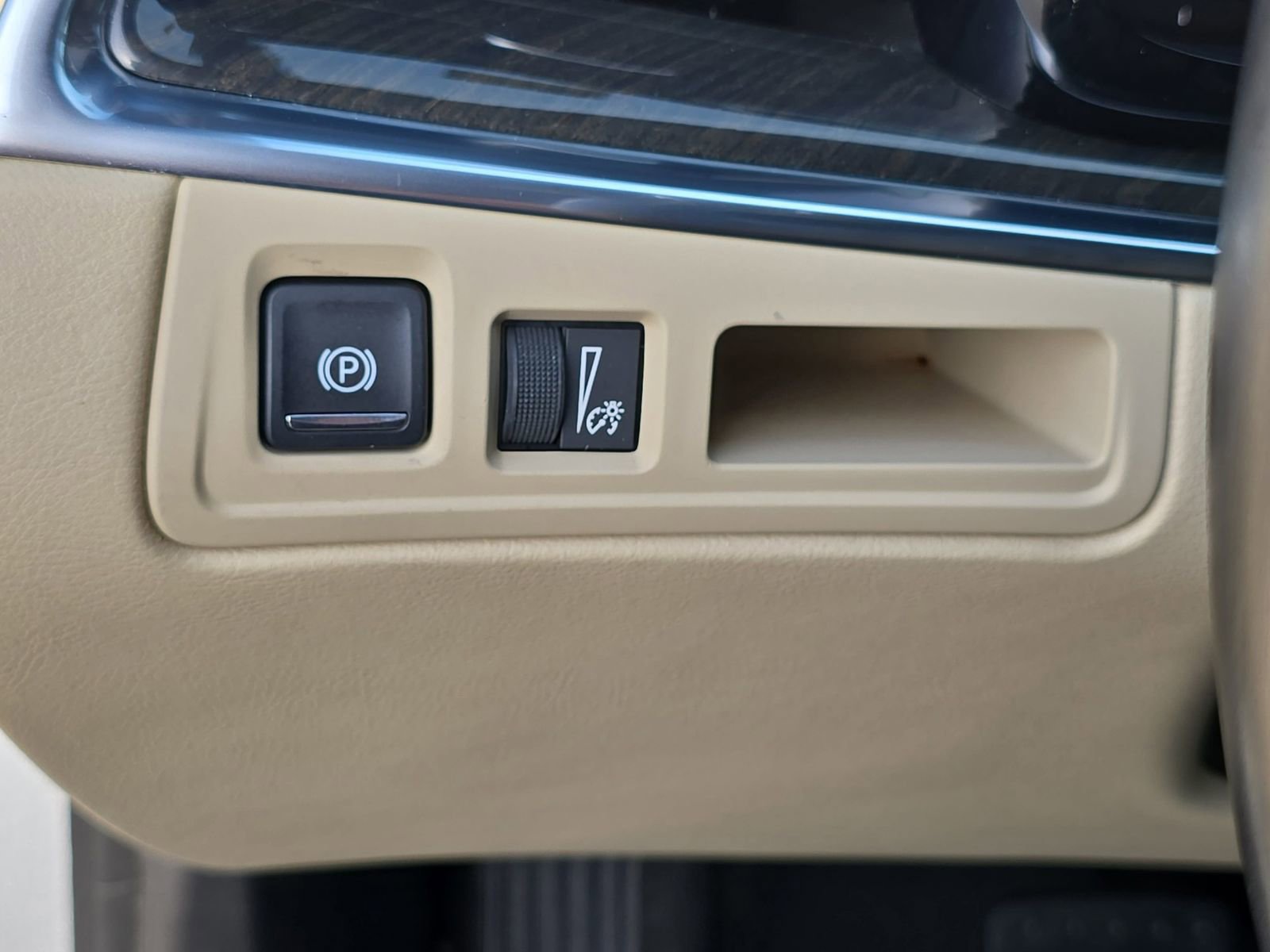 Used 2018 Cadillac XT5 FWD image 31