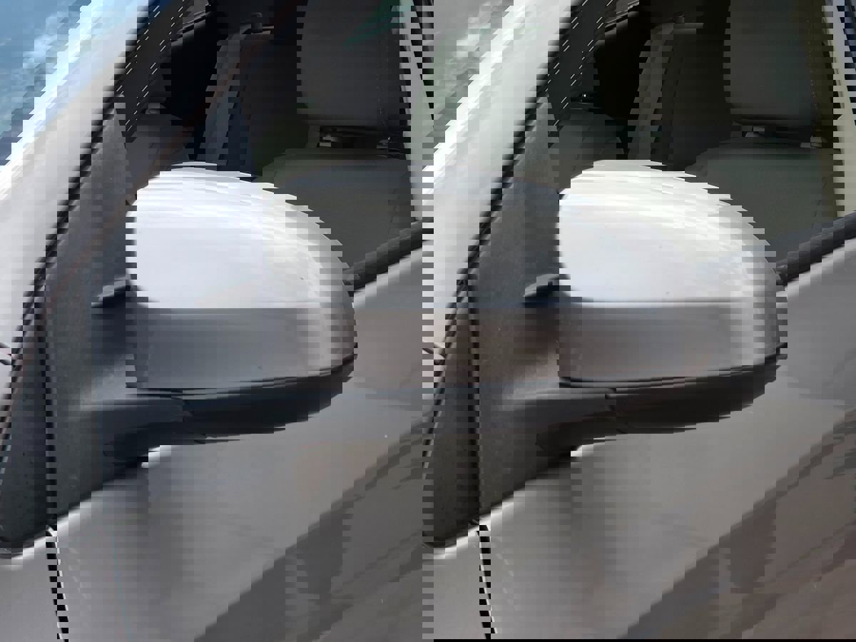 Used 2016 Toyota Corolla LE FWD image 9