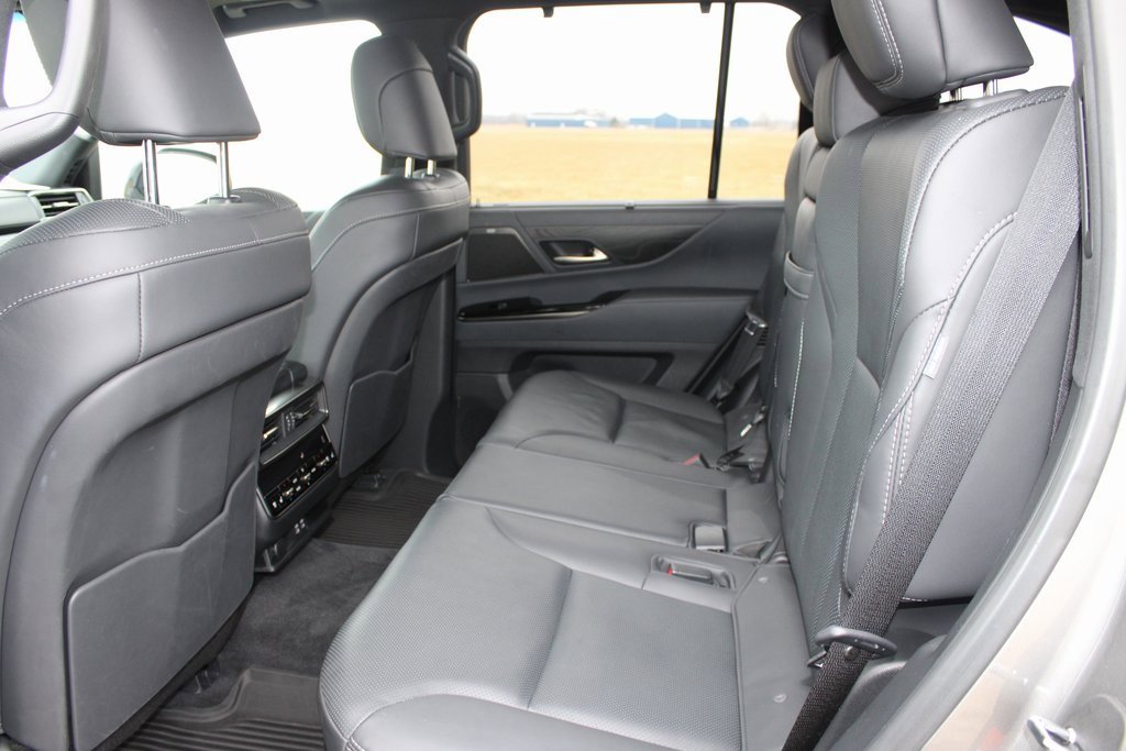 Used 2023 Lexus LX 600 4WD w/ Luxury Package image 23