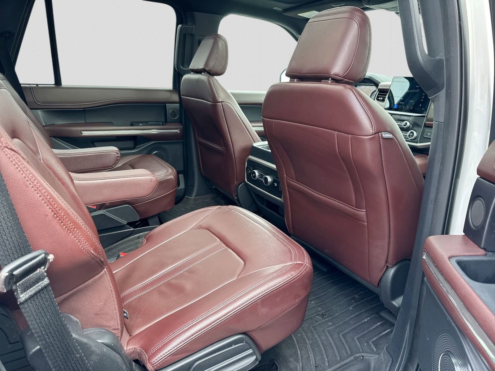 Used 2022 Ford Expedition Limited image 8