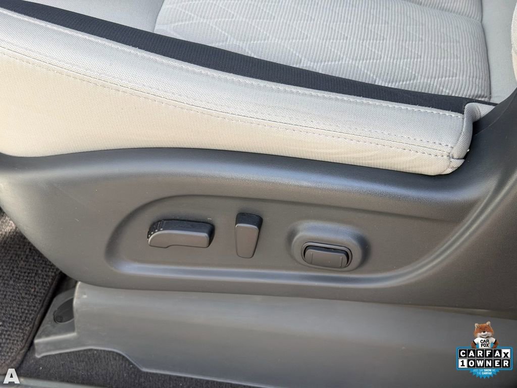 Used 2024 Nissan Titan SV w/ SV Convenience Package image 17