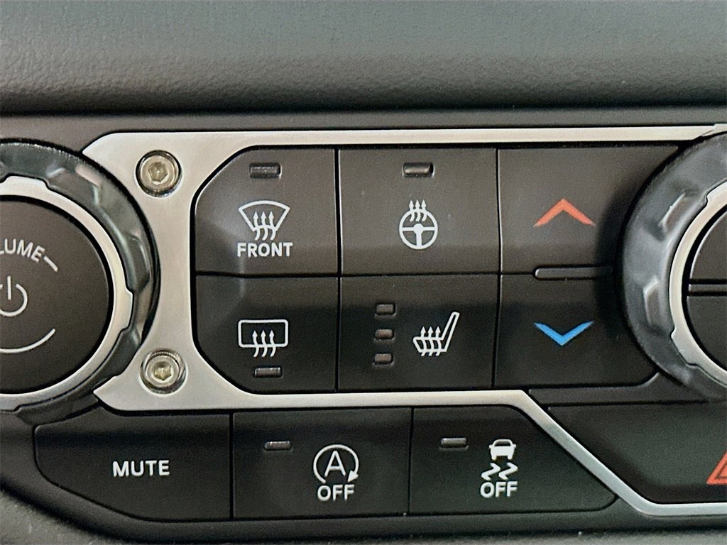 Used 2024 Jeep Wrangler Sahara w/ Technology Group image 20