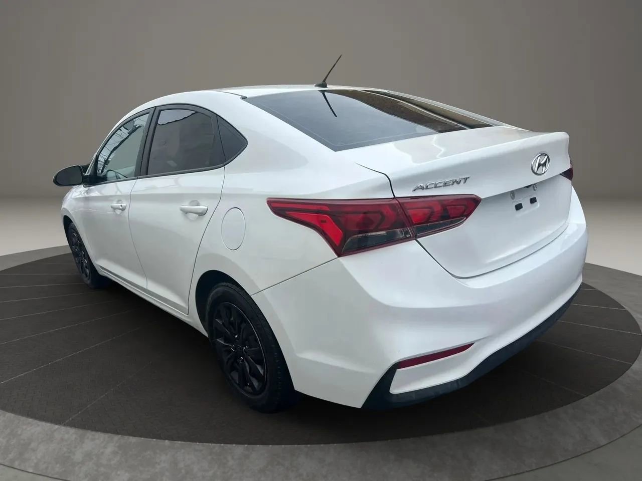 Used 2022 Hyundai Accent SE FWD image 7