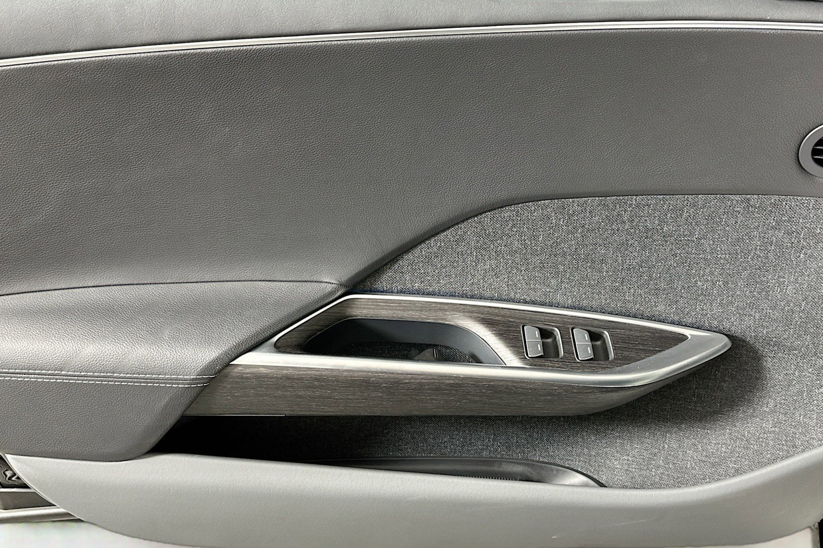 Used 2024 Lucid Air Touring image 21