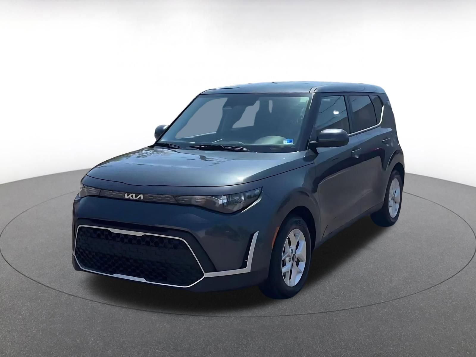Used 2025 Kia Soul LX w/ LX Technology Package FWD image 7