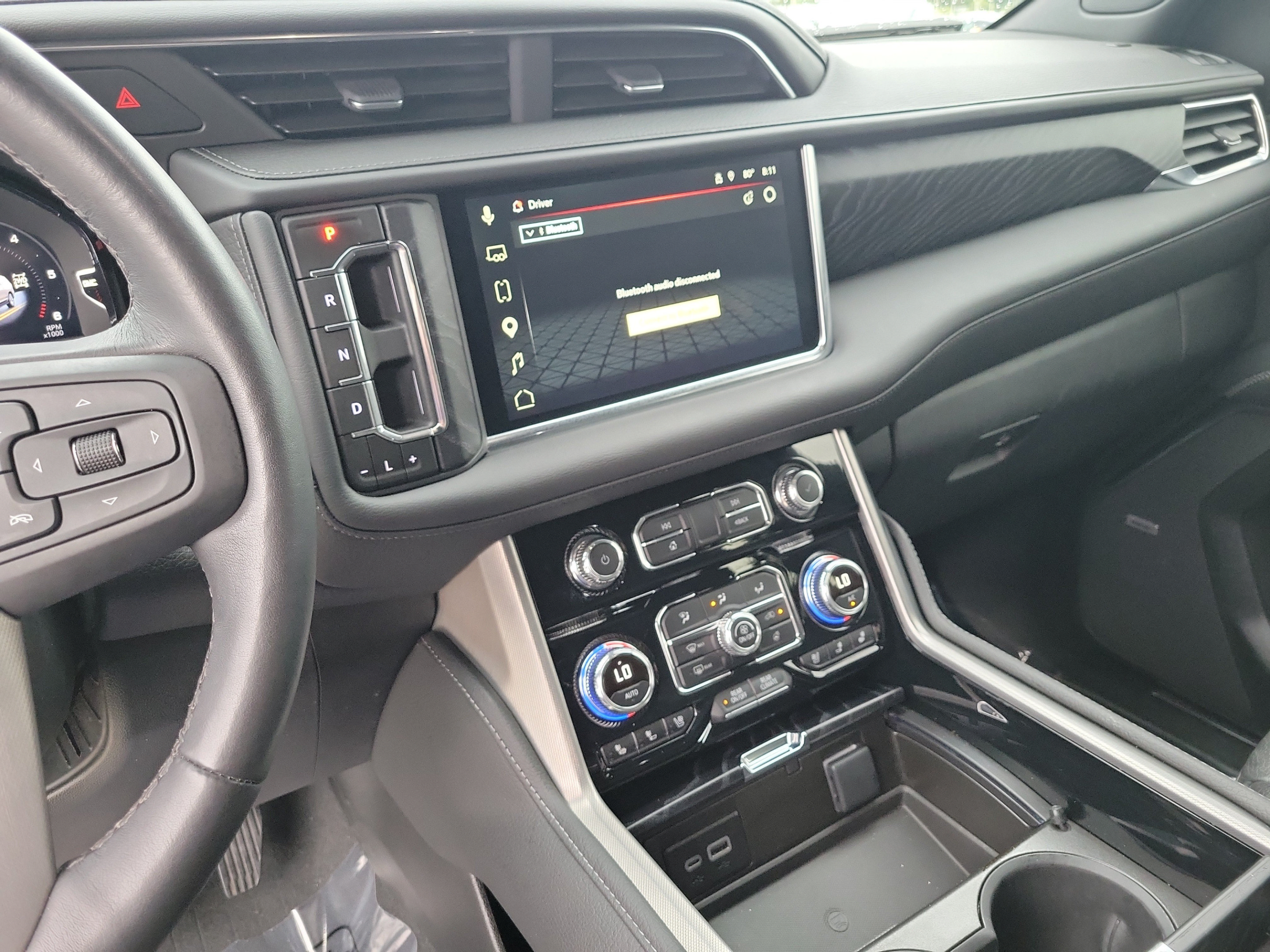 Used 2024 GMC Yukon Denali w/ Advanced Technology Package AWD/4WD image 28