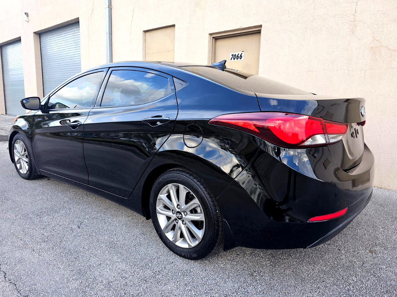 Used 2014 Hyundai Elantra SE w/ Option Group 02 image 8