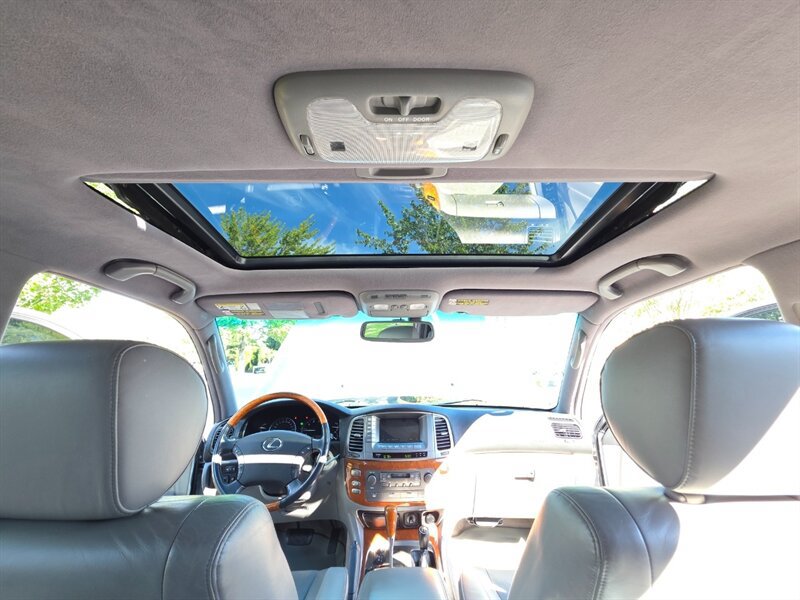 Used 2004 Lexus LX 470 4WD image 54