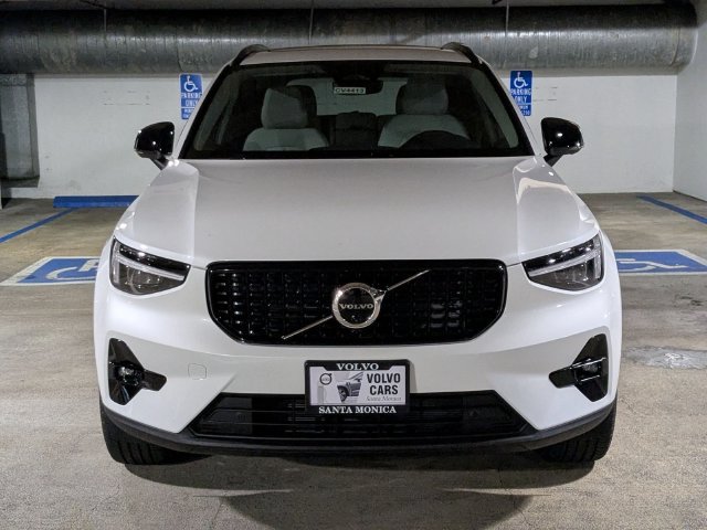 New 2026 Volvo XC40 B5 Plus w/ Protection Package Premier AWD/4WD image 8