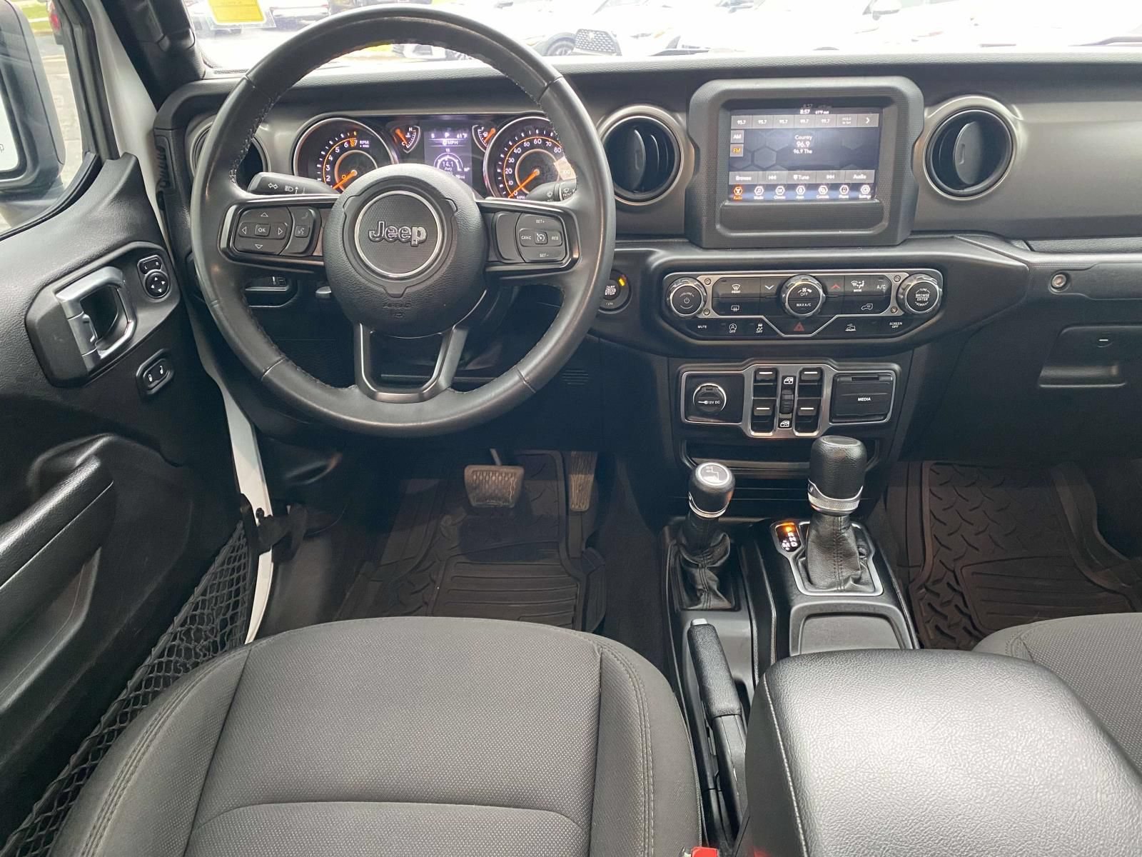 Used 2023 Jeep Gladiator Sport AWD/4WD image 11