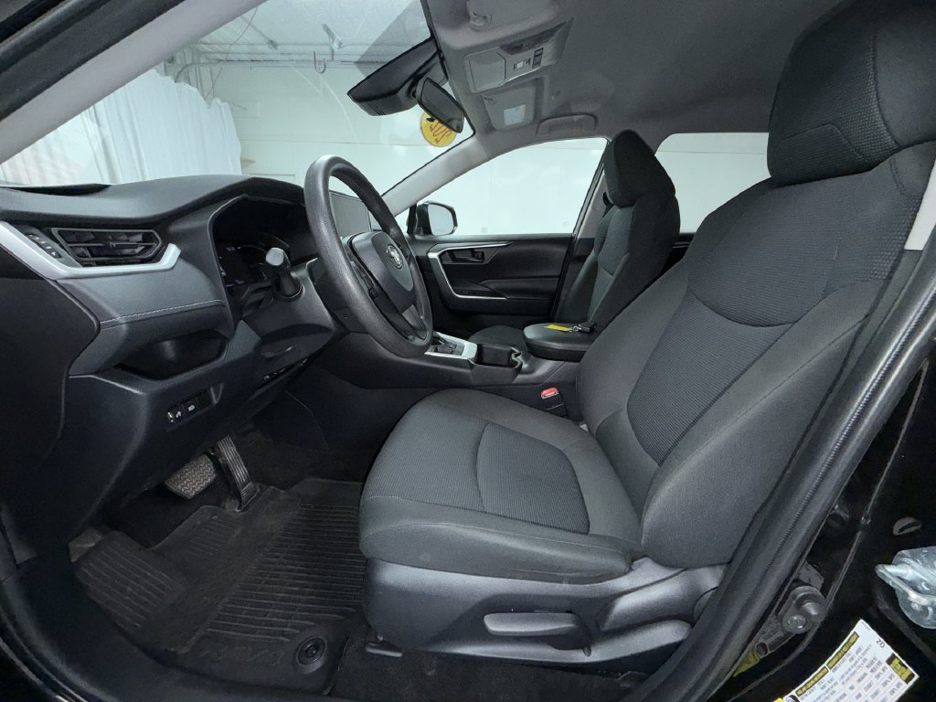 Certified 2024 Toyota RAV4 LE AWD/4WD image 13