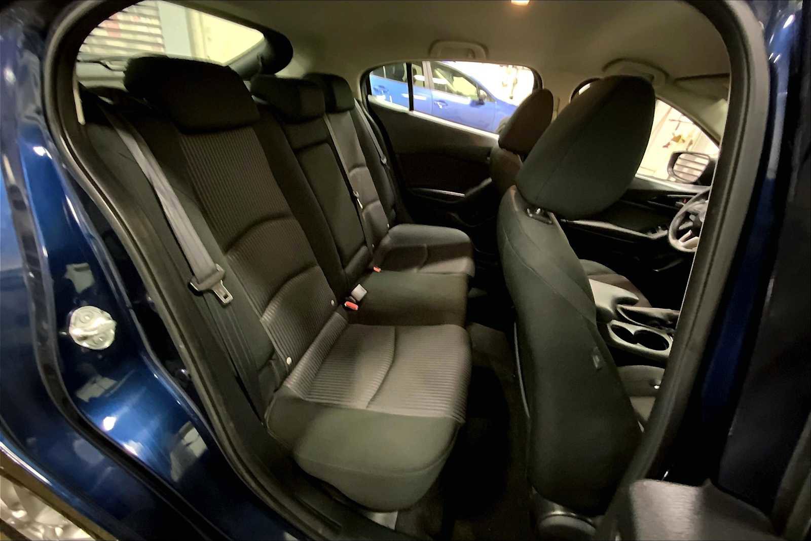 Used 2015 MAZDA MAZDA3 i Touring image 18